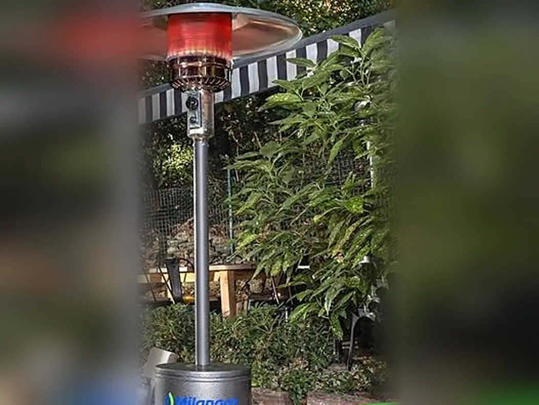 Milangaz Palmiye açık hava ısıtıcısı, kafe bahçesinde